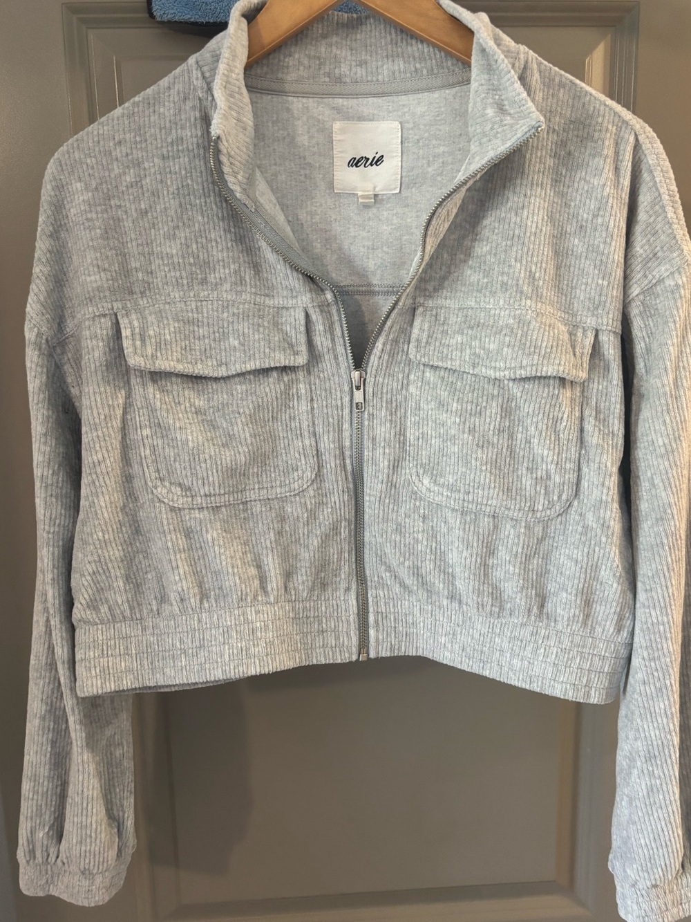 aerie Light Gray Ribbed Cropped Zip Utility Jacket